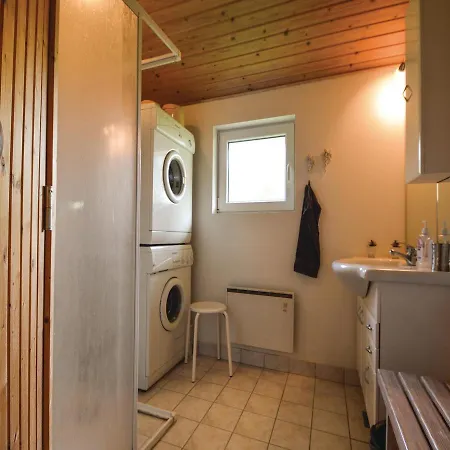 Dom wakacyjny Three-bedroom Holiday In